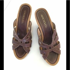 ❤️ Aerosols  Comfortable 3 inches high slip on